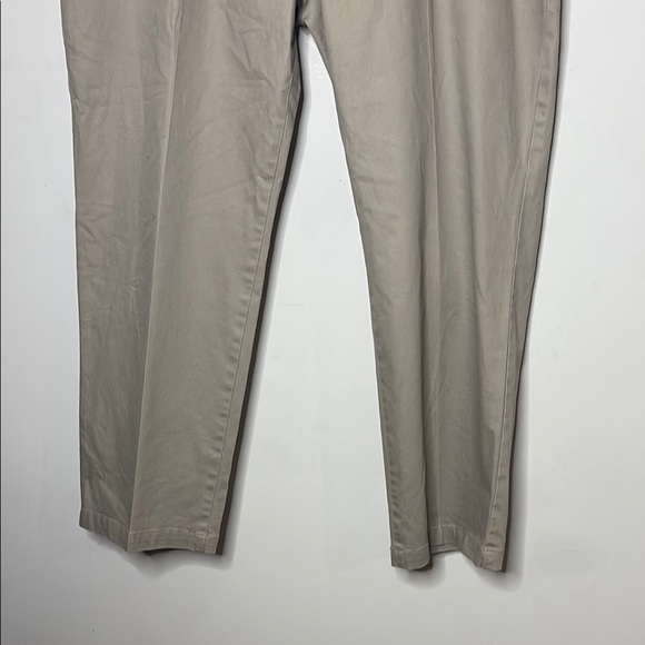 Dockers Men's Khaki Chinos - Picture 4 of 8